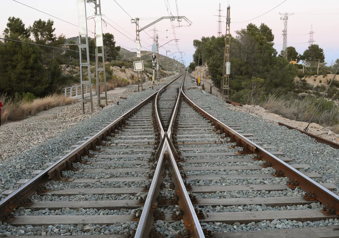 La Cambra demana el compliment de totes les inversions establertes en el Pla de Rodalies vigent per un traspàs amb garanties