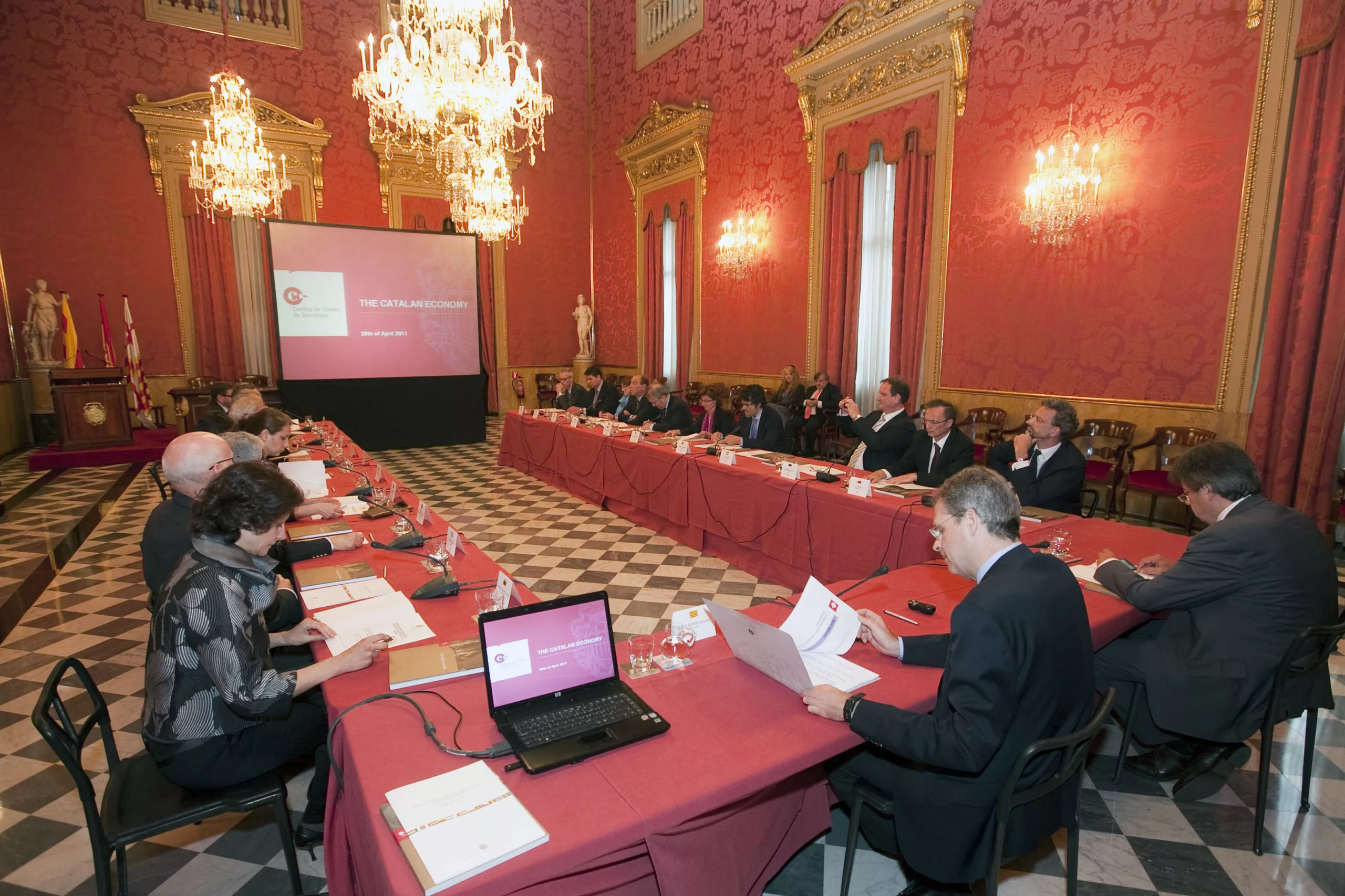 Els ambaixadors a Espanya dels països de la Unió Europea visiten la Casa Llotja de Mar